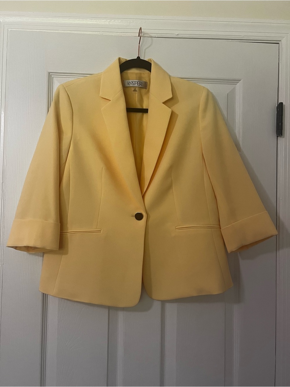 Kasper Women’s Yellow Lined Short Blazer Jacket Button Front Pockets 3/4 6